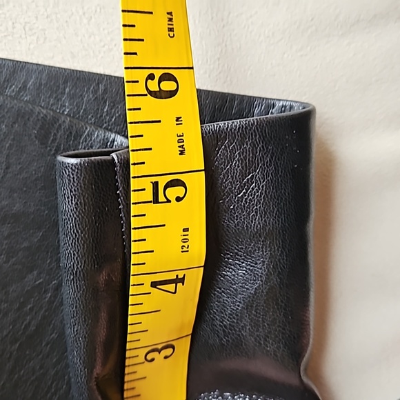 Wilfred (Aritzia) black faux leather, washable, shorts - Picture 5 of 8